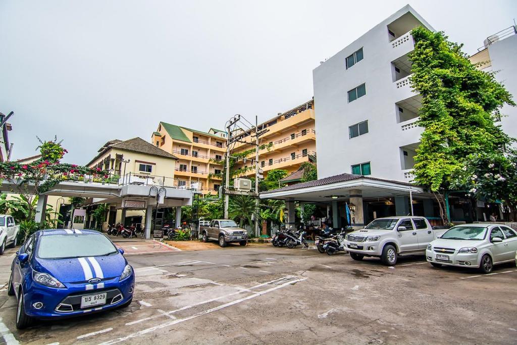 Sutus Court 5 Hotel Патая Екстериор снимка