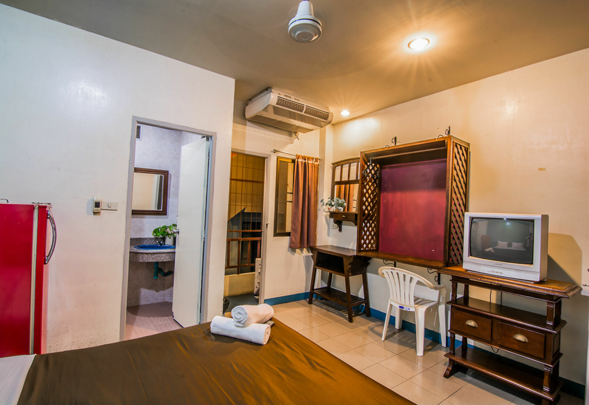 Sutus Court 5 Hotel Патая Екстериор снимка