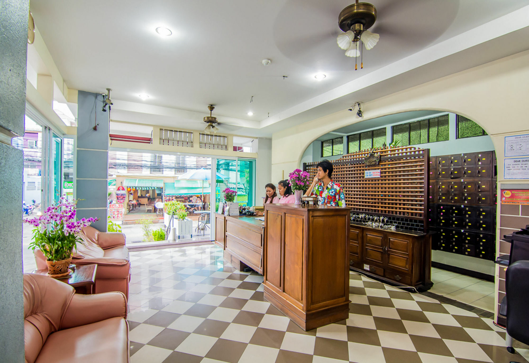 Sutus Court 5 Hotel Патая Екстериор снимка